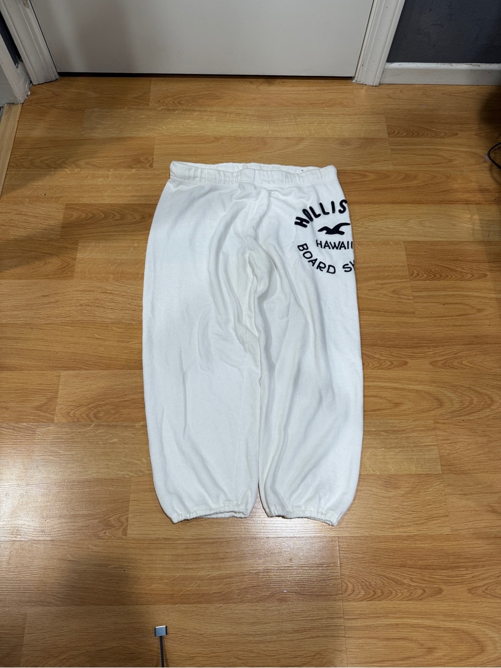 Vintage Y2K Hollister Embroidered Capri Sweatpants Hawaii Board Shop Surf - Picture 2 of 5